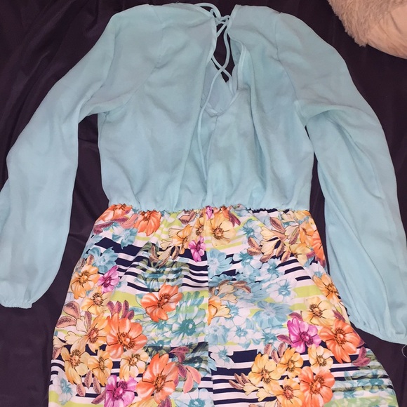 Romper 🏖 - Picture 4 of 4